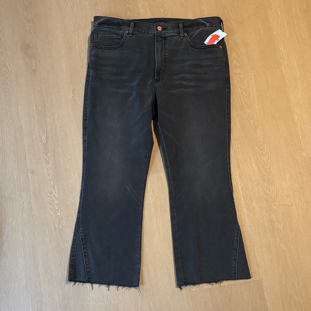 NWT Express Black Cropped Flare High Rise Jeans size 14